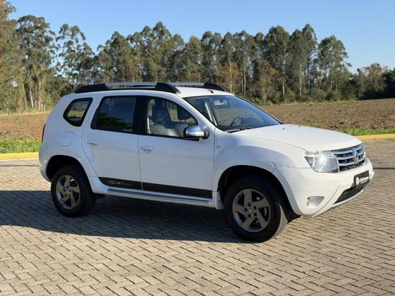 RENAULT DUSTER 2.0 DYNAMIQUE 4X2 16V FLEX 4P AUTOMÁTICO RENAULT DUSTER 2.0 DYNAMIQUE 4X2 16V FLEX 4P AUTOMÁTICO